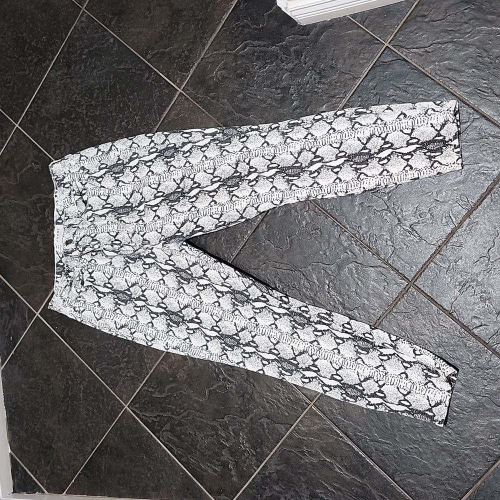 FRAME Snakeskin Ali Cigarette Ankle Jeans